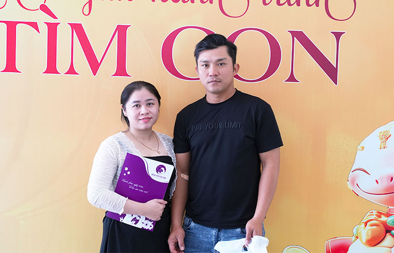 Khách hàng đến thăm khám và điều trị tại Bệnh Viện Sài Gòn Khách hàng đến thăm khám và điều trị tại Bệnh Viện Sài Gòn