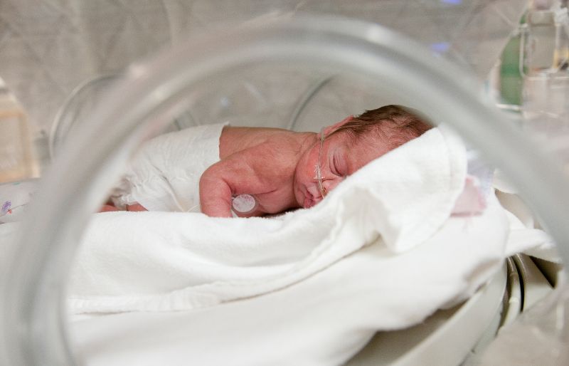 Tác hại của thụ tinh trong ống nghiệm là sinh non Tác hại của thụ tinh trong ống nghiệm là có thể sinh non